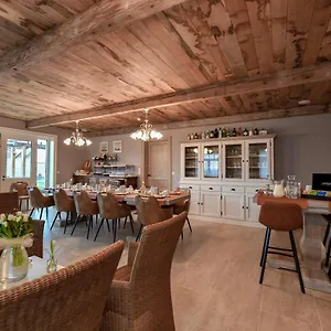 Bed & Breakfast De Waeterhoeve